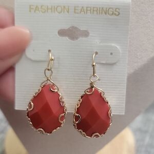 Elegant Gold Tone and Red Teardrop Earrings